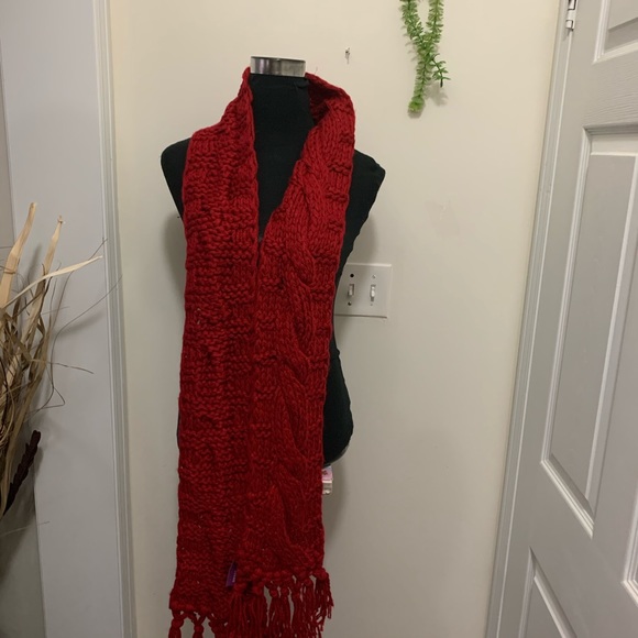 Smart Set KnitFringe 100% Arylic Warm Scarf - Picture 10 of 13